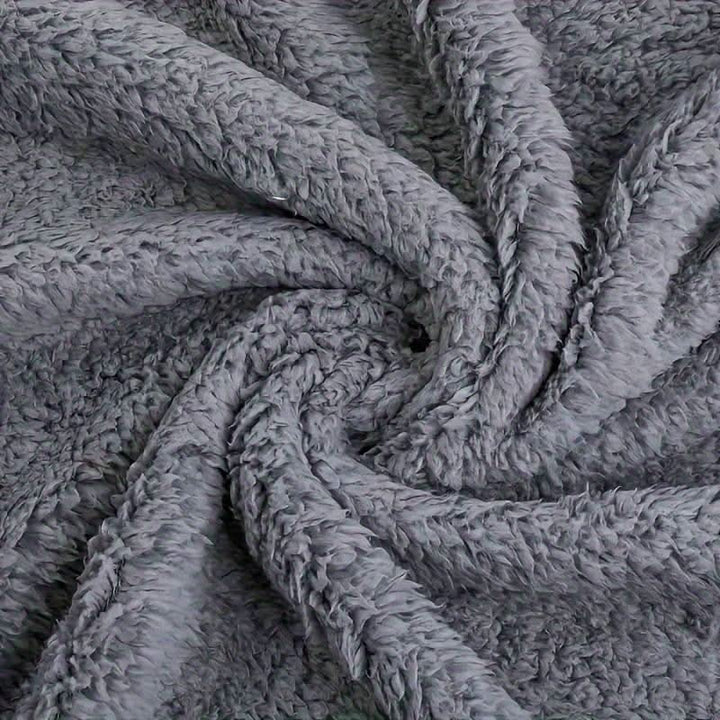 Super soft pet blanket made of plush fleece. Guarantees warmth & comfort for your cherished dog or cat.