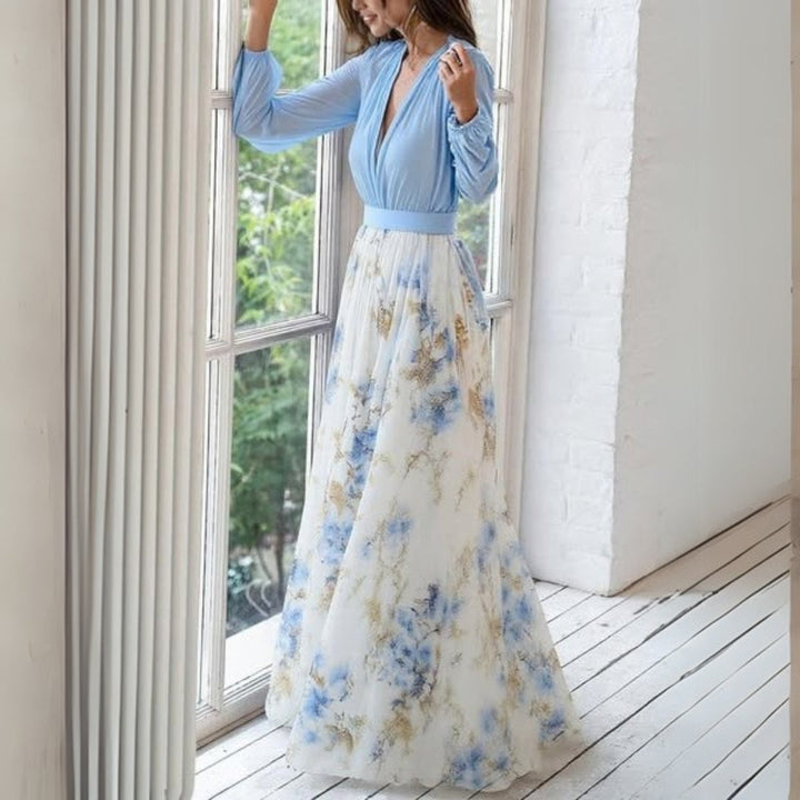 Flowy V-neck maxi dress for women with a beautiful floral print, ideal as a stylish summer and casual dress.
