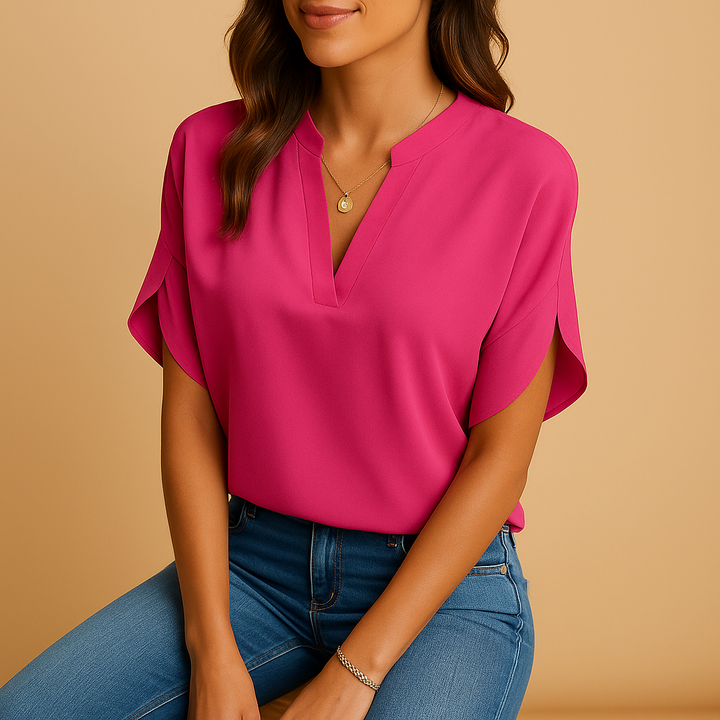 Chic flowy blouse for women, ideal for spring fashion, summer style & everyday elegance. Relaxed fit.