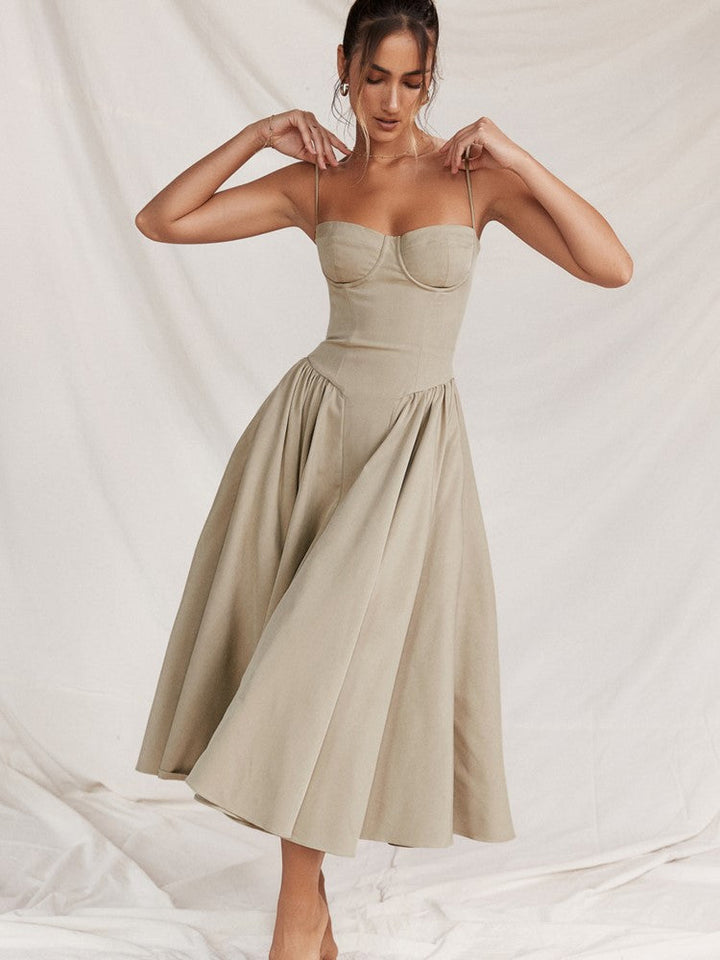 Elegant women's pleated midi evening dress, ideal for special occasions, formal wear & party outfits.