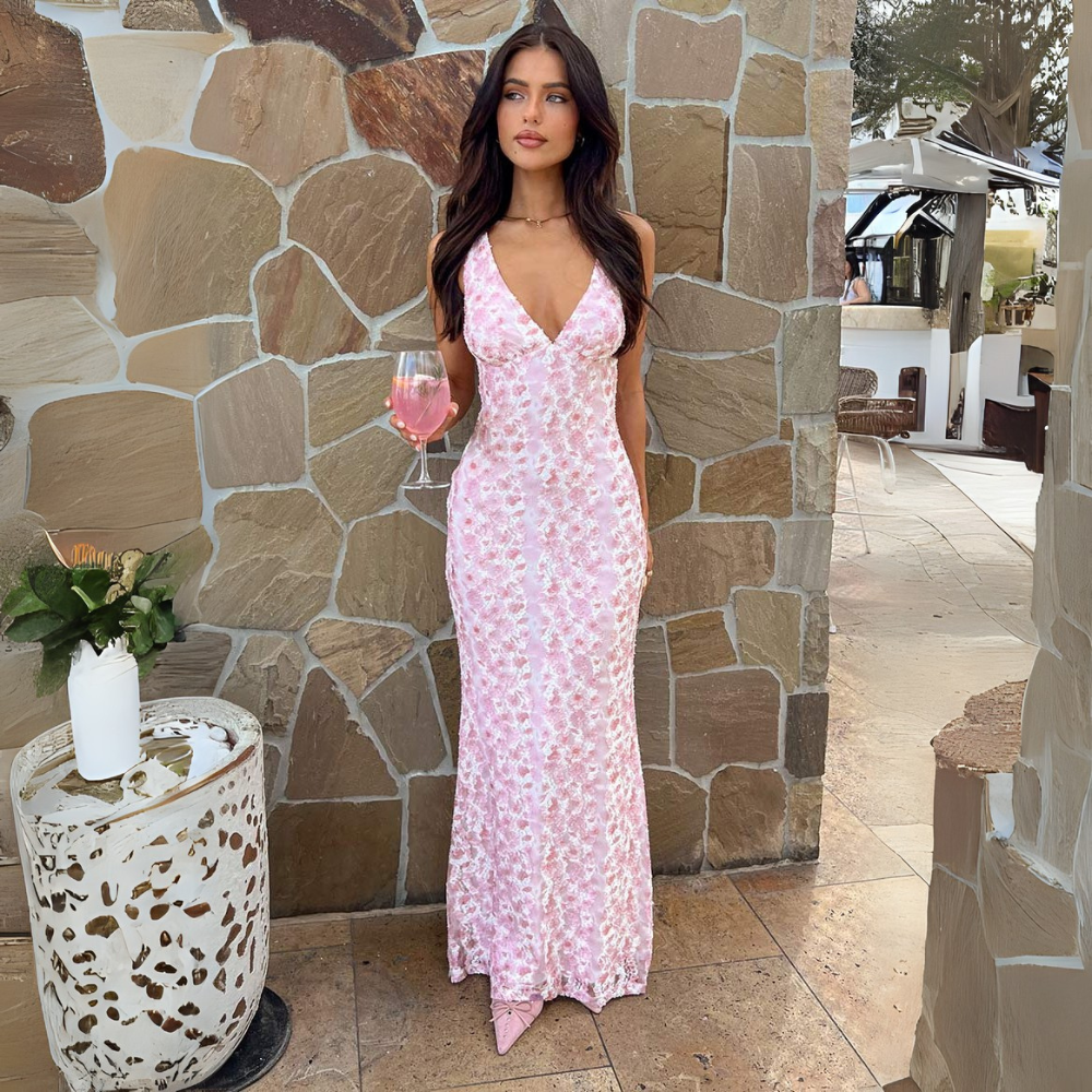 Women's formal pink maxi dress, ideal for special occasions, showcasing a sophisticated design