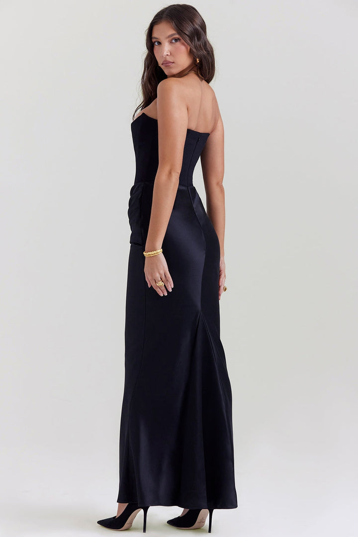 Maxi length strapless dress, elegant women's occasionwear gown.
