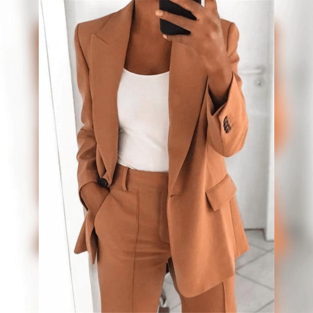 Modern women's elegant 2-piece suit set, featuring a stylish blazer & tailored pants for workwear.