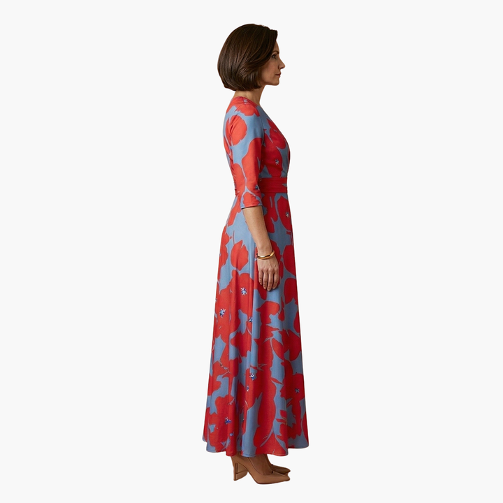 Casual chic women's floral V-neck maxi dress, versatile for daily wear or summer gatherings.