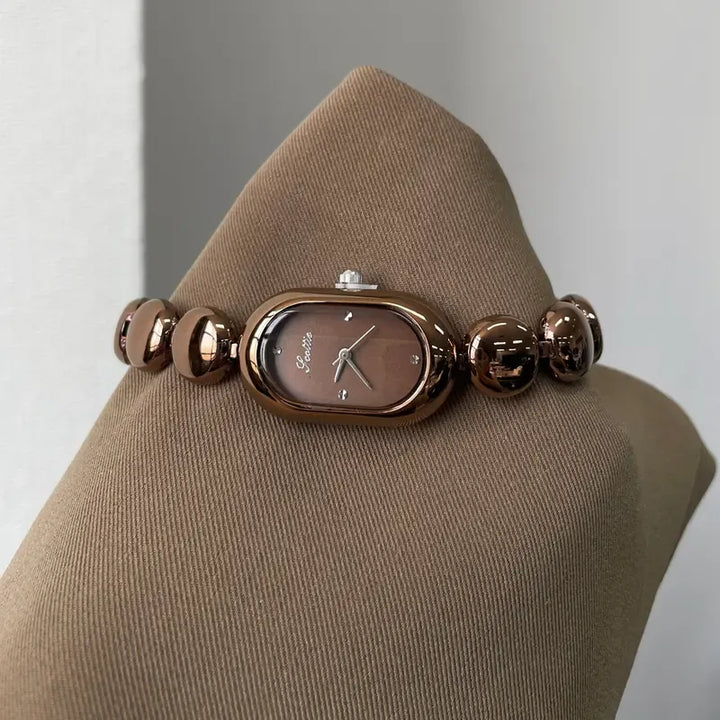 Fashionable women's oval minimalist watch, crafted from durable stainless steel, a timeless piece.