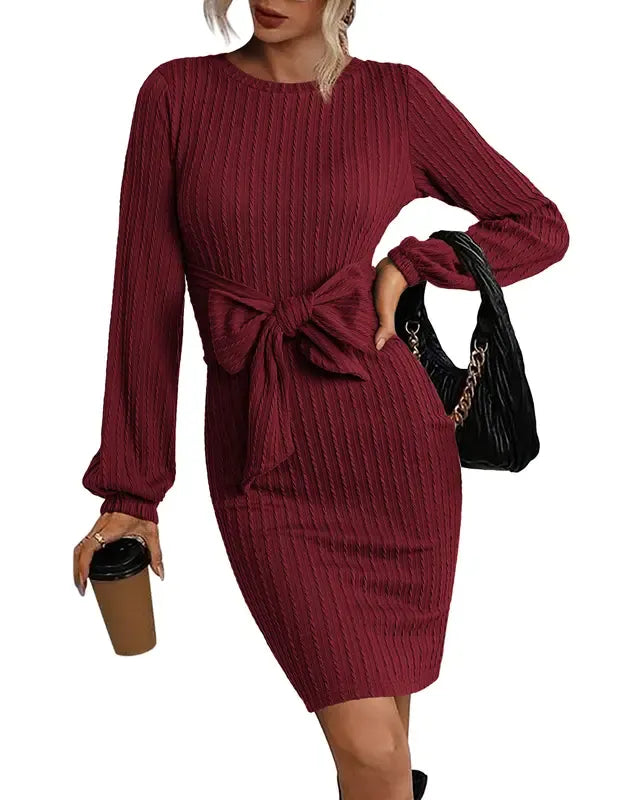 Comfortable and chic women's ribbed midi dress with waist tie, suitable for day or evening