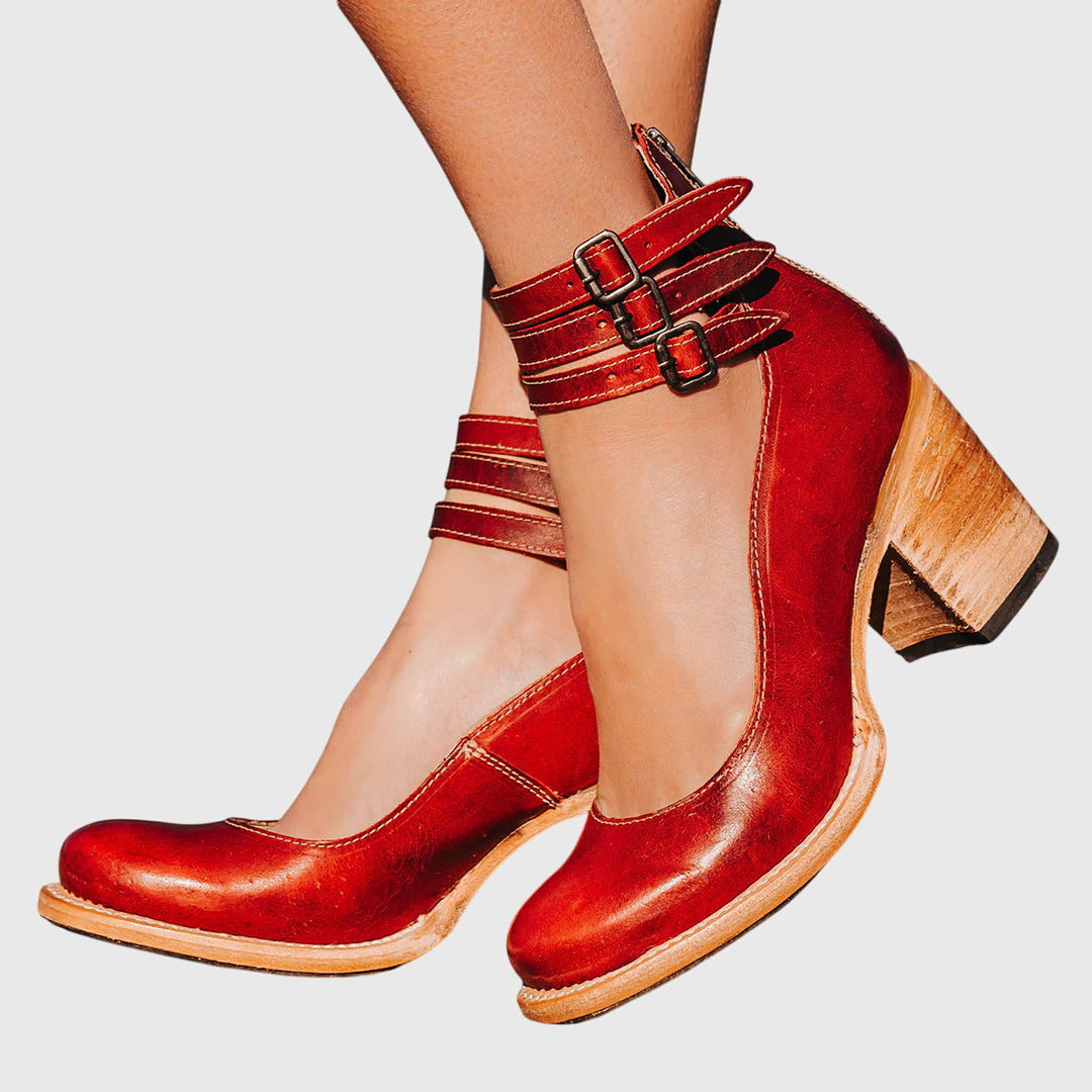 Stylish women's summer sandals, designed for elegance and comfort, versatile for everyday footwear.