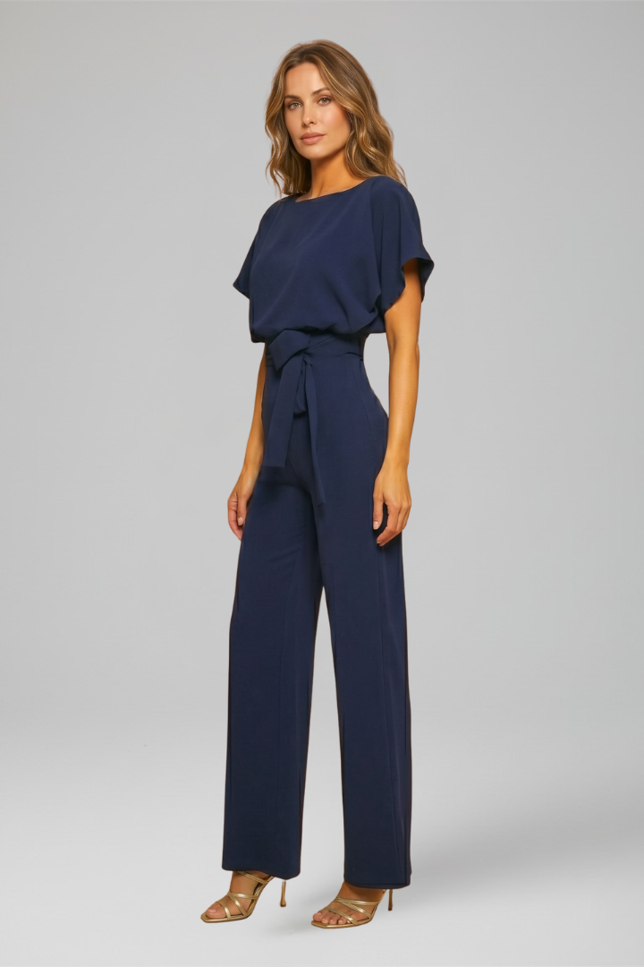 Versatile women's sleeveless jumpsuit with a round neck and wide legs, offering elegant and casual style.