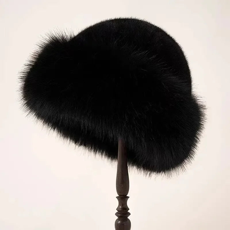 Fashionable women's headwear: a sophisticated spring beret hat, ideal for adding elegance.