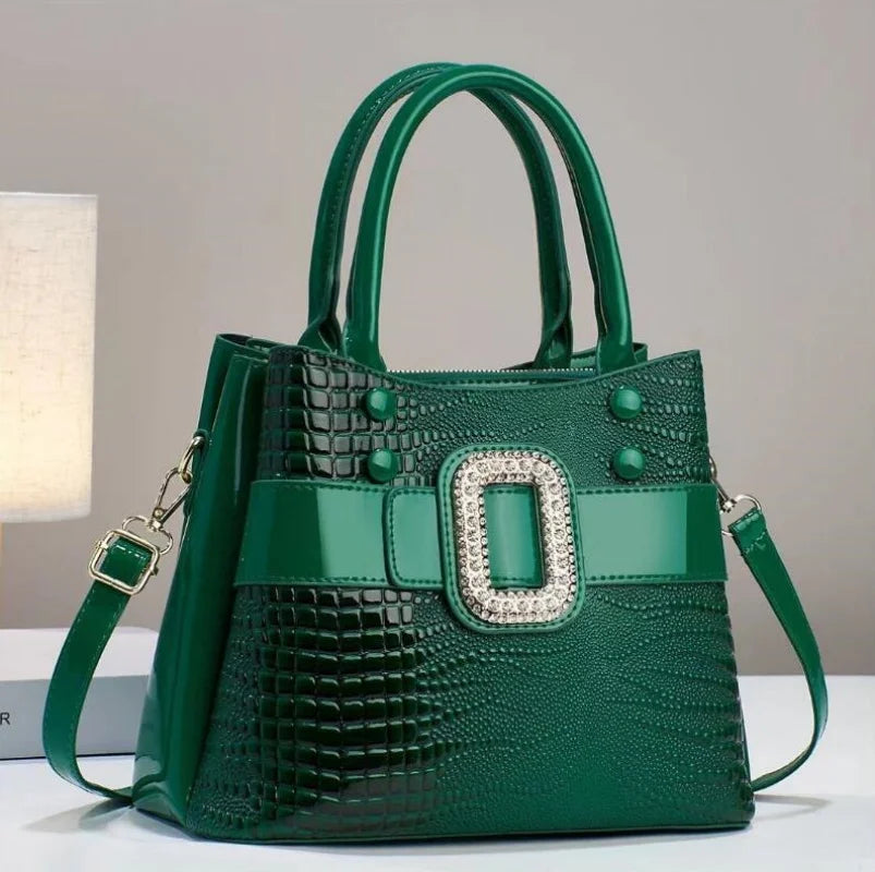 Fashionable women's lizard leather shoulder bag, an elegant and versatile accessory.