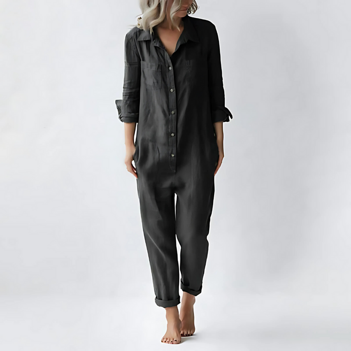 Women's ankle-length vintage jumpsuit, relaxed fit, ideal for elegant spring/summer outfits.
