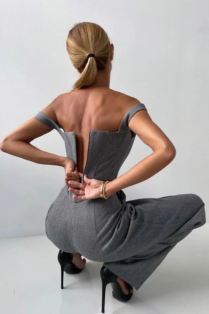 Elegant women's power suit: corset bustier, wide leg pants & oversized blazer. Perfect for evening or business.