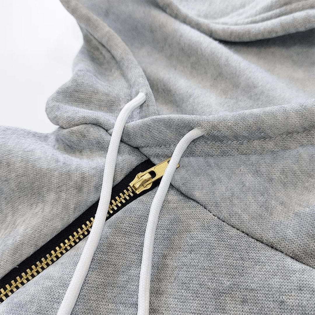 Long sleeve women's sweatshirt dress with hood & practical pockets, ideal for winter.