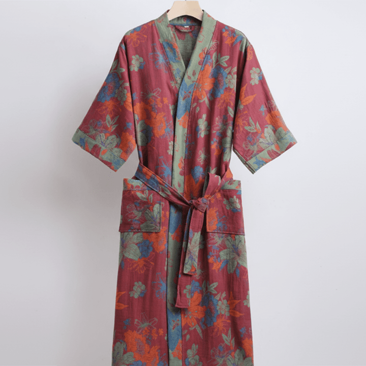 Versatile unisex kimono bathrobe, easy care loungewear in a colorful design for style & comfort.
