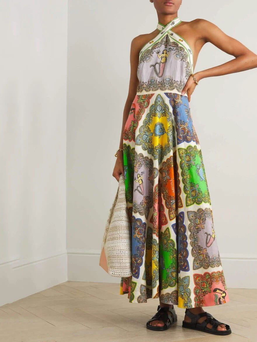 Comfortable women's floral sleeveless maxi dress. Versatile long summer dress, ideal for casual wear or elegant events.