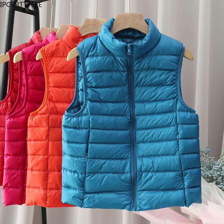 Versatile women's quilted vest, a practical sleeveless jacket perfect for casual outings and travel.