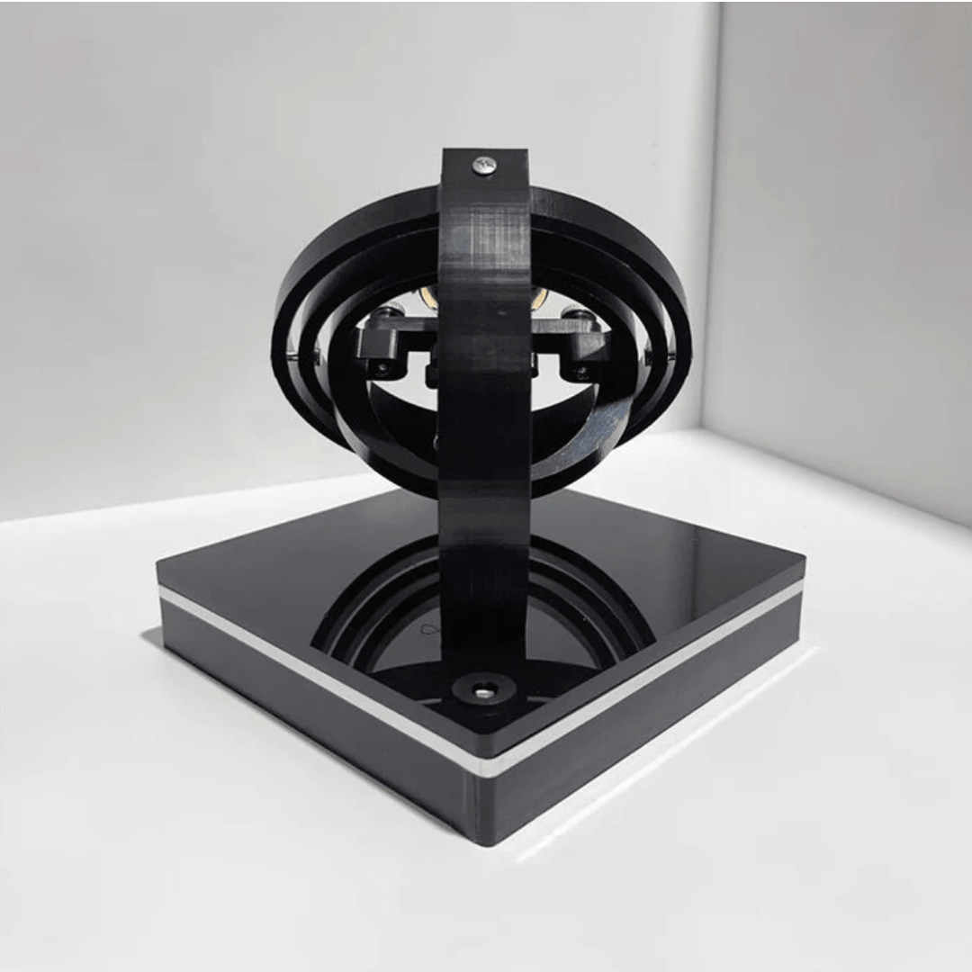 Unisex automatic watch winder with silent motor, perfect for organizing and displaying luxury timepieces.
