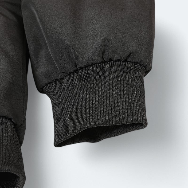 Stylish men's comfort jacket, a versatile padded coat for everyday wear, providing warmth and wind resistance.