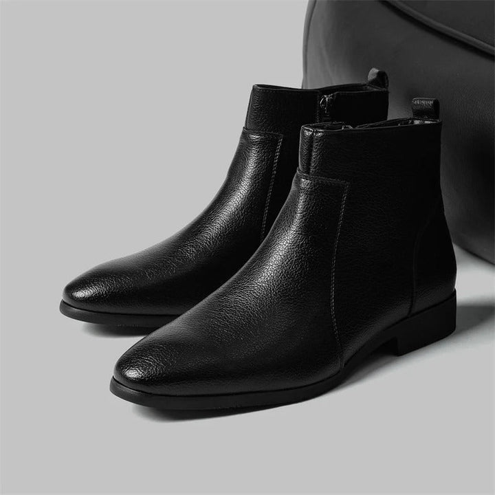 Durable and chic men's leather ankle boots with side zipper, a must-have for modern gentlemen