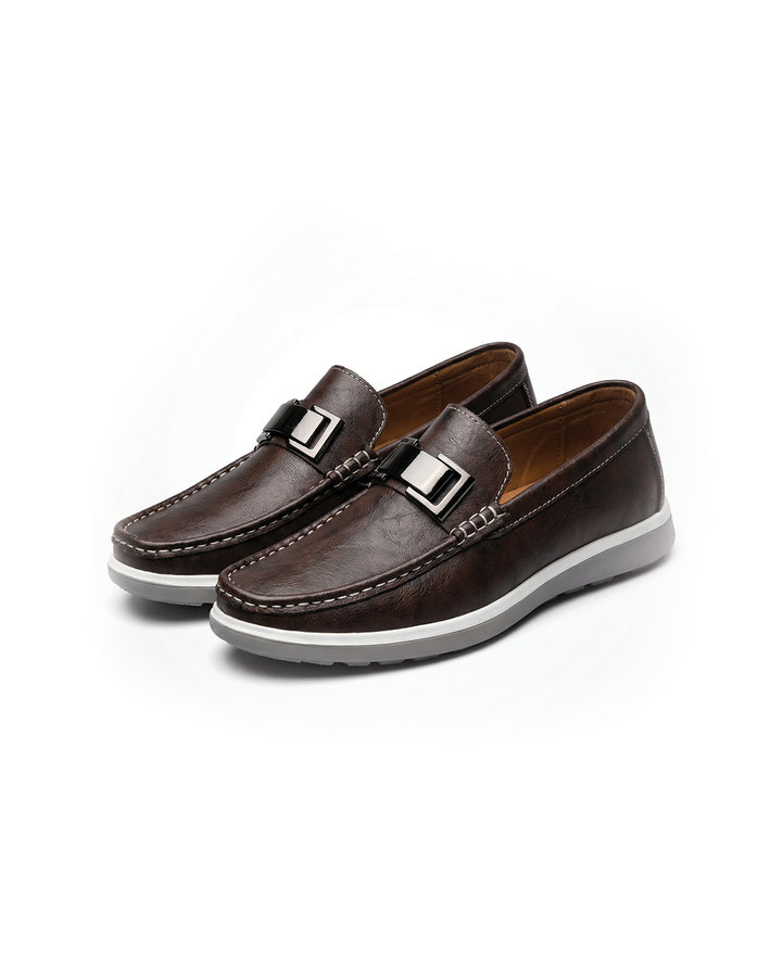 Men's black leather loafers, casual slip-on design, comfortable daily footwear.