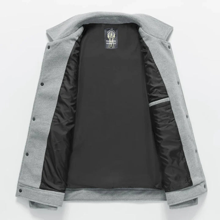 Everyday men's black polyester jacket, a versatile outerwear piece with a modern casual look.