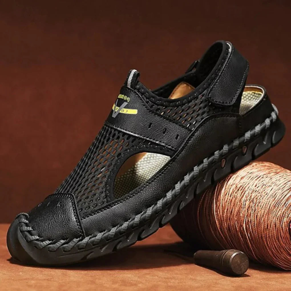 Comfortable men's spring sandals with breathable design, ideal outdoor footwear for active men