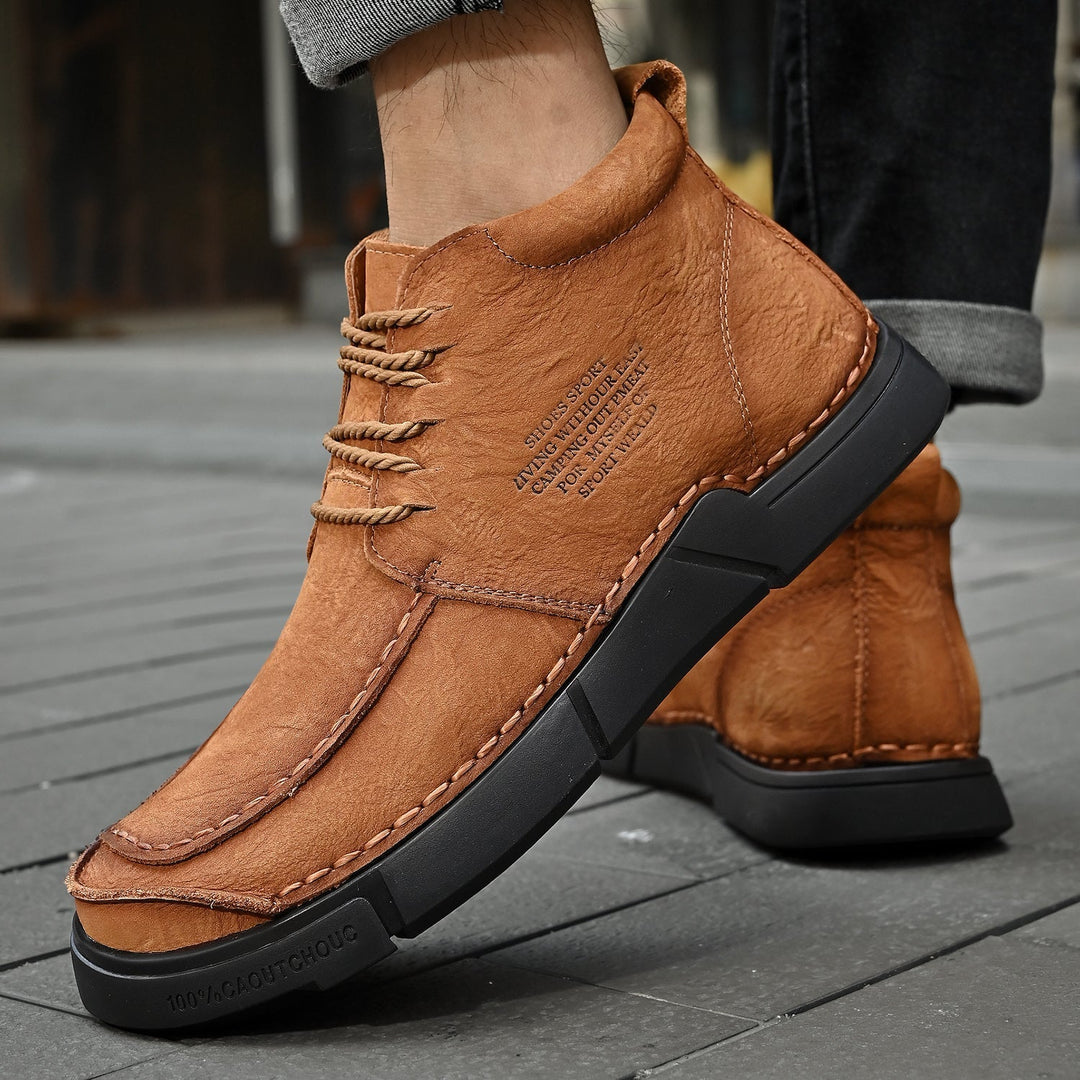 Soft sole men's casual high-top leather boots, optimized for orthopedic comfort in winter.