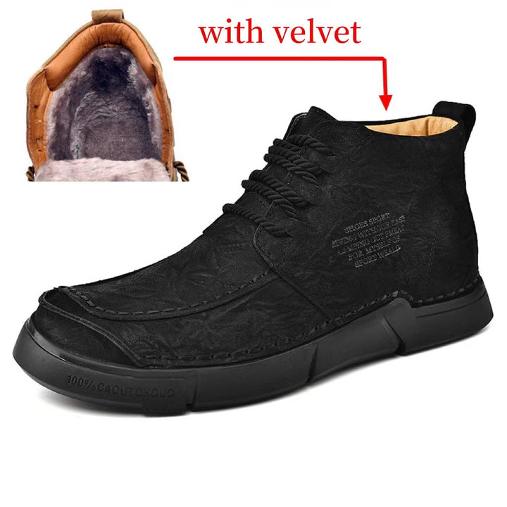 Soft sole men's high-top leather boots, providing superior ankle support for winter wear.