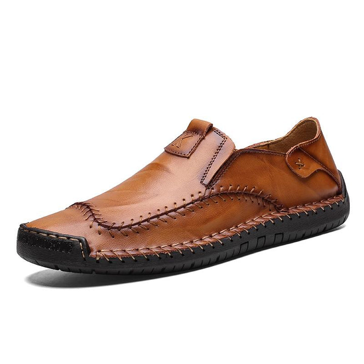 Men's casual leather shoes, hand stitched, with a soft non-slip sole, ideal for everyday comfort