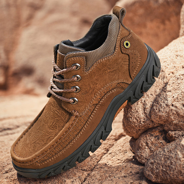 Stylish men's leather casual boots, perfect for both work and snow