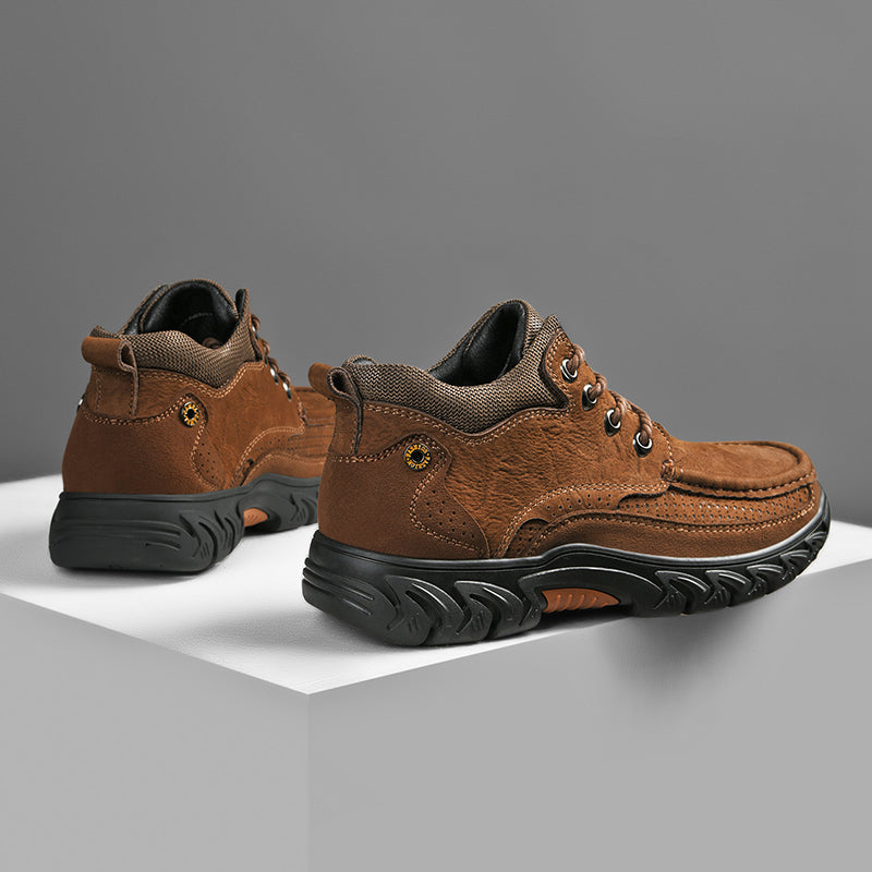 Comfortable men's leather boots, short design for easy movement in snow
