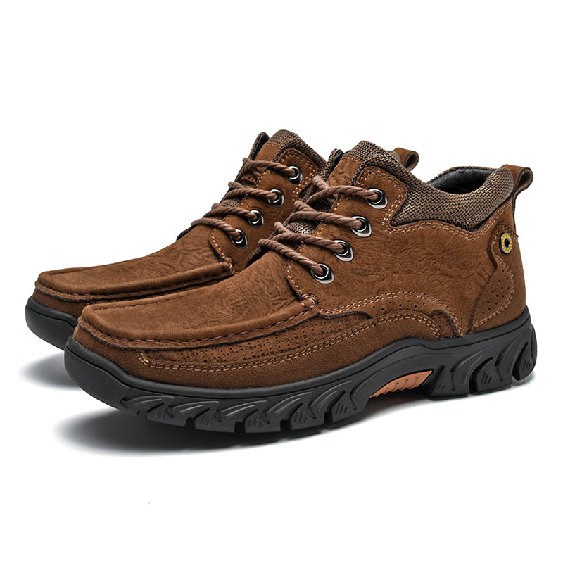 Side view of men's short suede boots, perfect for casual outdoor wear