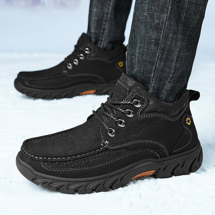 Orthopedic men's outdoor boots, short leather design, focused on foot health