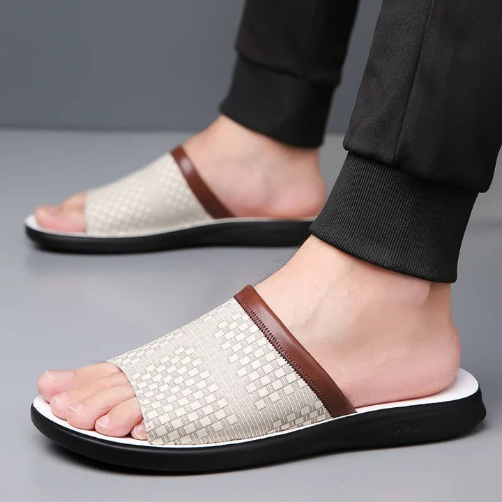 Relaxed men's summer shoes, slip-on comfort sandals for ultimate leisure and beach days
