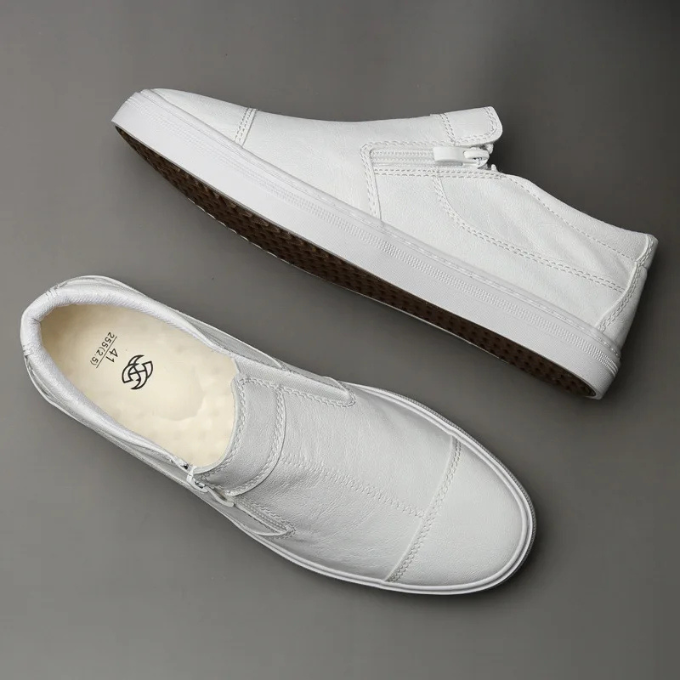 Casual men's shoes for daily wear, featuring a comfortable fit and a functional zip closure