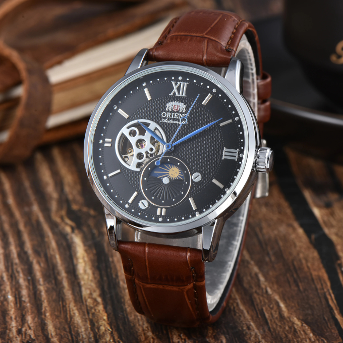 Men's accessory: A classic self-winding watch with a durable leather strap