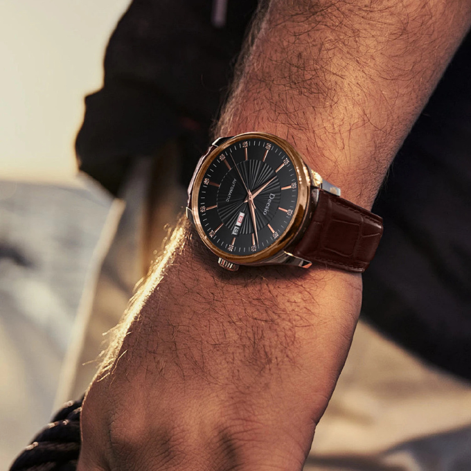 Stylish men's automatic watch, black dial with Roman numerals, comfort-fit leather band