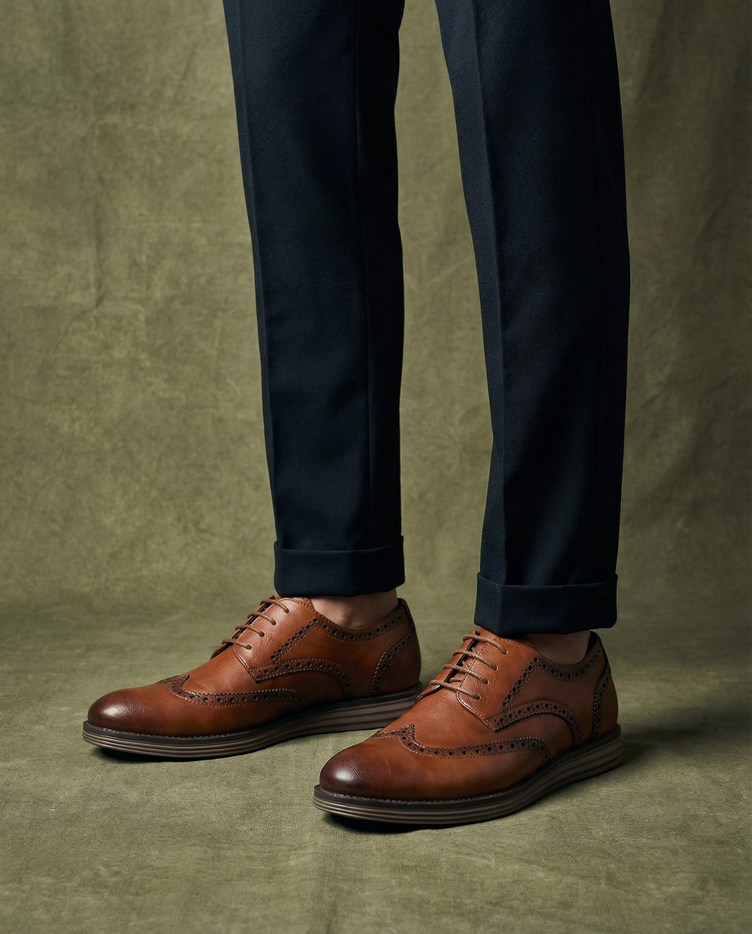 Classic men's formal brogue oxford footwear, crafted in premium leather for sophisticated daily comfort.