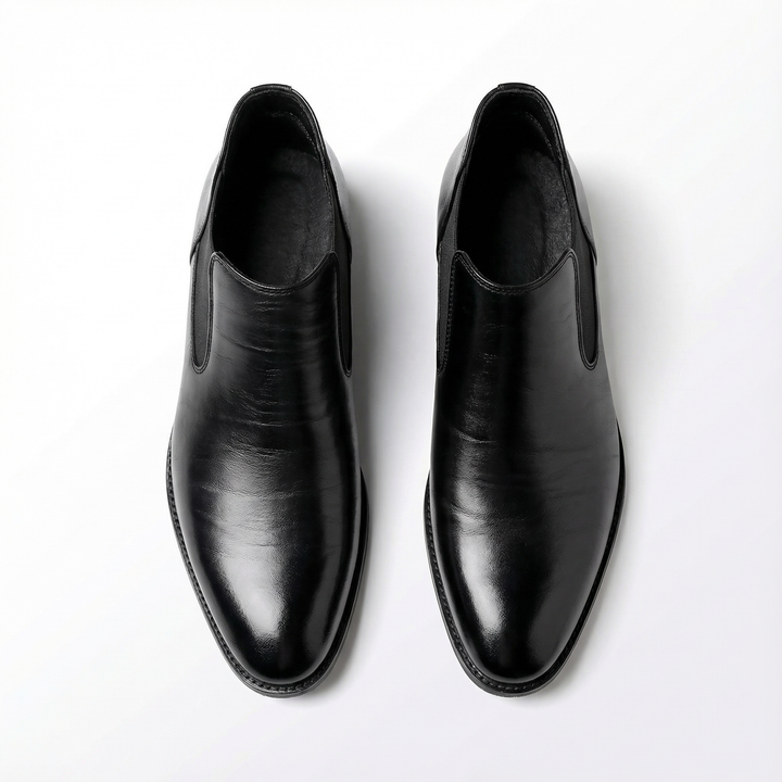 Men's fashion Chelsea boots made of smooth leather, great for everyday style