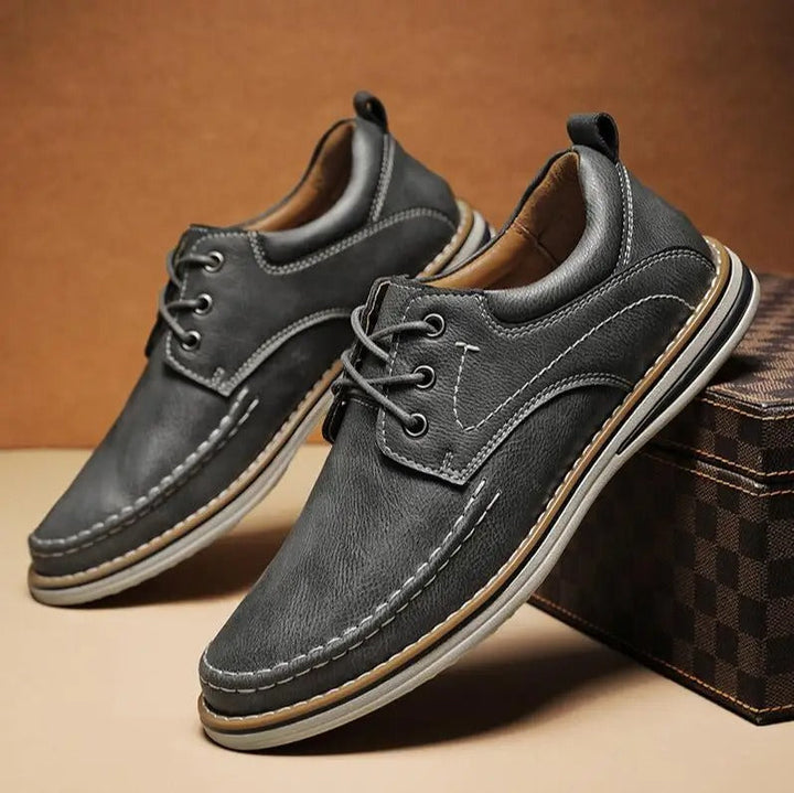 Men's stylish brown leather moc toe Oxford shoes, suitable for various outfits