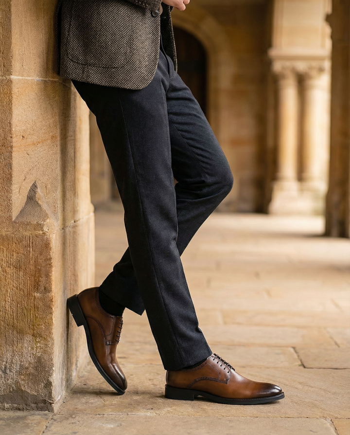 Stylish men's brown leather Oxford shoes, ideal for business and formal wear fashion