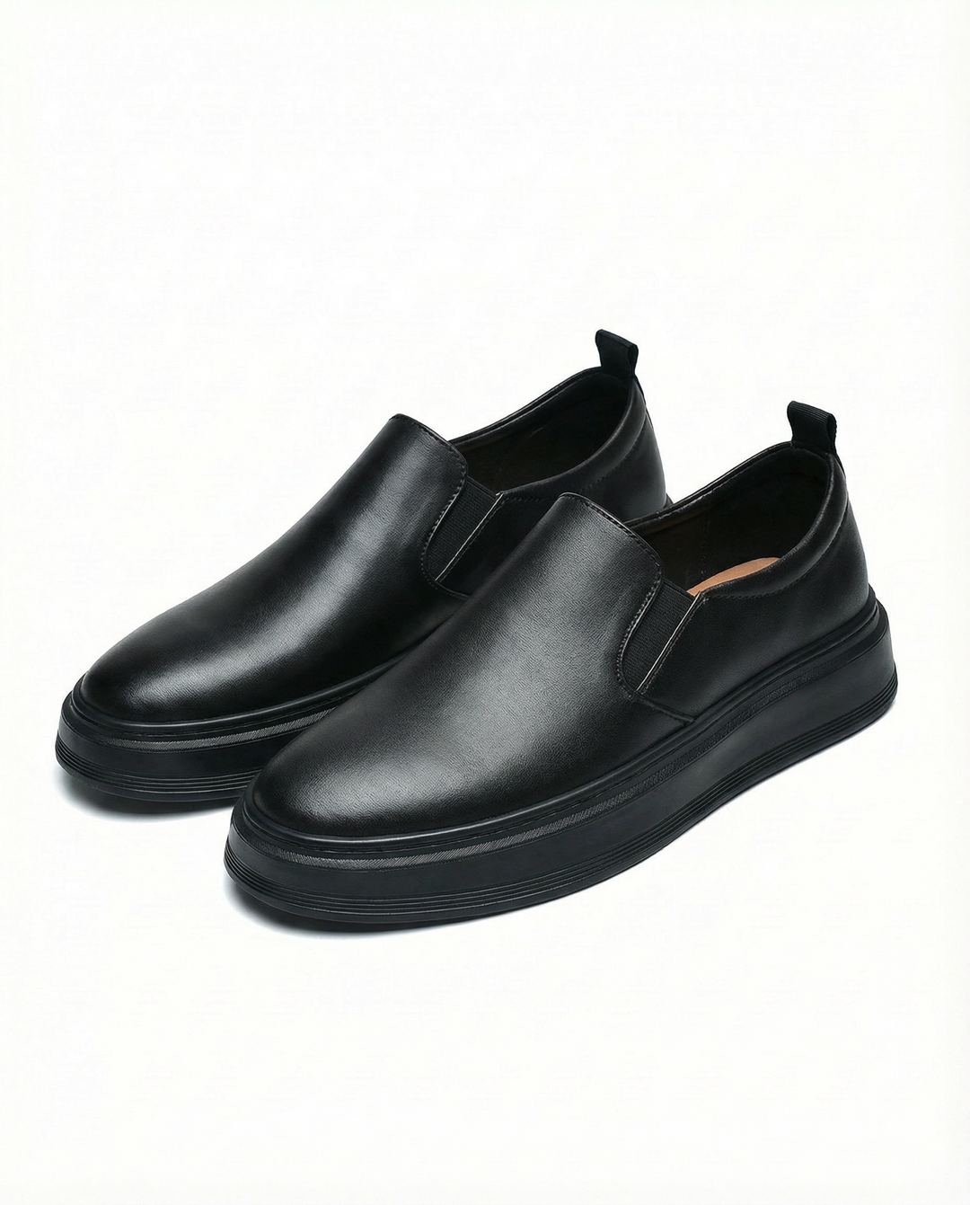 Comfortable white leather slip-on men's loafers, perfect for relaxed yet stylish everyday outfits