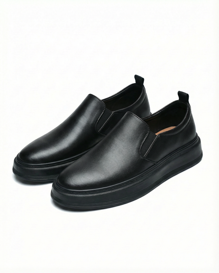 Comfortable white leather slip-on men's loafers, perfect for relaxed yet stylish everyday outfits