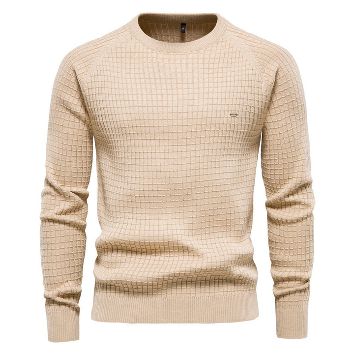 Stylish men's crewneck sweater, ideal for casual wear and providing warmth in winter.