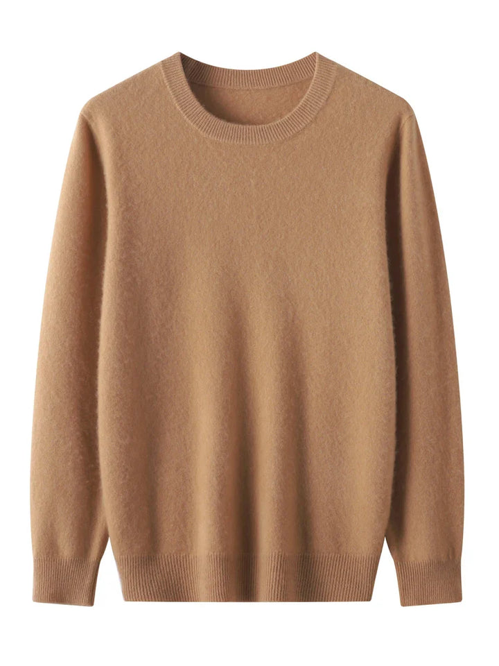 Luxurious men's knitwear: a breathable merino wool crew neck sweater for elevated winter style.