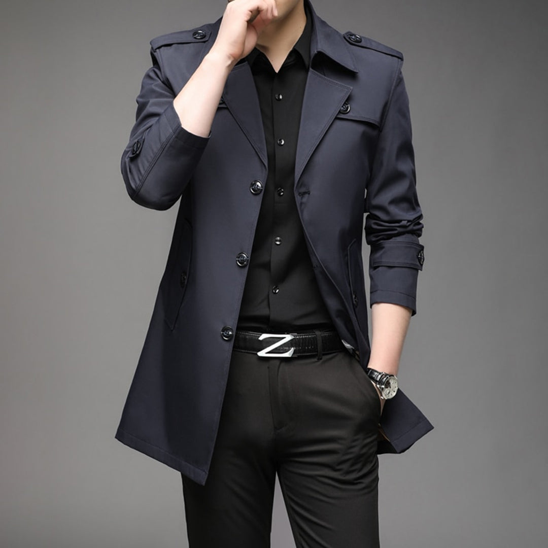 Versatile men's single-breasted lightweight trench coat, a timeless piece for any man's wardrobe