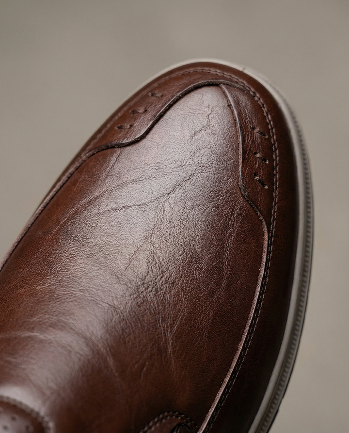 Men's versatile slip-on leather shoes, combining classic style with everyday comfort