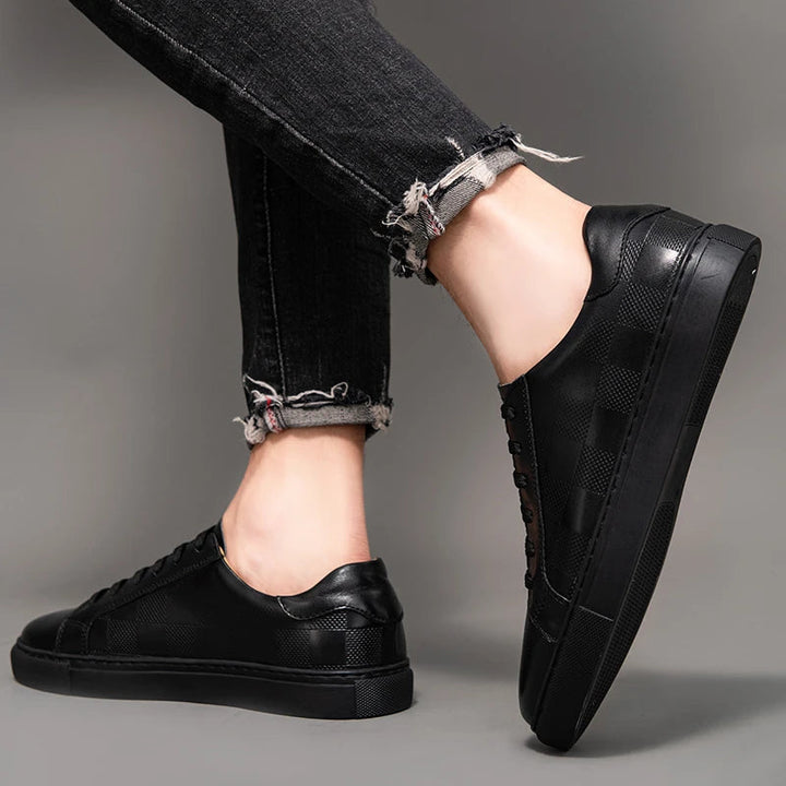 Men's leather low-top sneakers in a variety of colors, showcasing options for versatile men's fashion