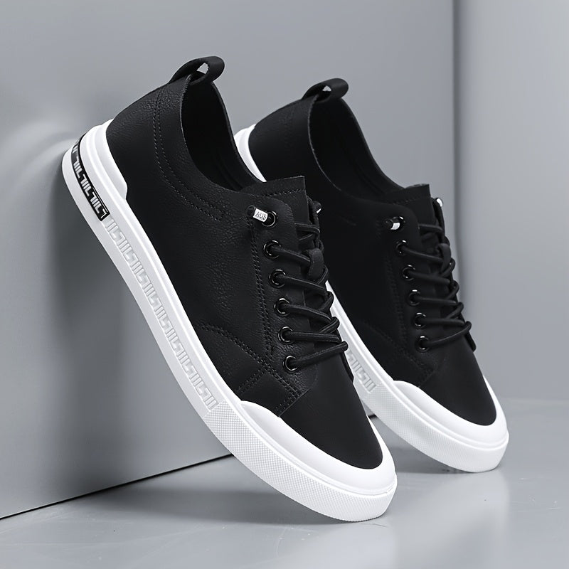 Everyday men's classic sneakers with sturdy heel, ensuring comfort and durability for all-day casual wear.
