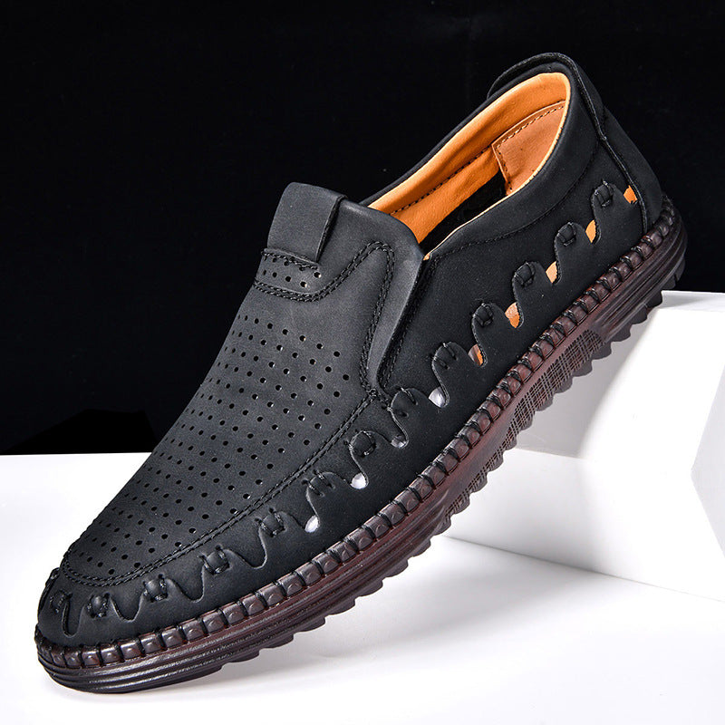 Comfortable men's casual loafers made of brown cowhide leather, easy slip-on style.